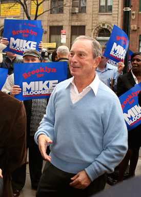 Billionaire Bloomy needs you to volunteer for his campaign