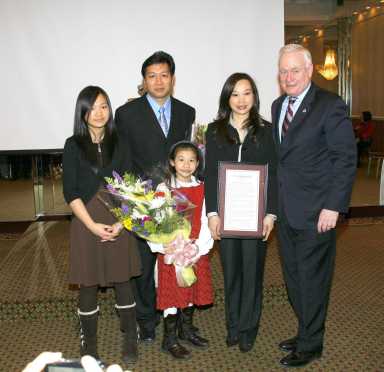 Four-star salute to outstanding class of Brooklyn womenState Senator Marty Golden recognizes the accomplishments of grassroots leaders