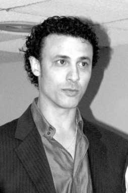 ‘Mona Lisa Cafe’ sitting pretty on 86th Street