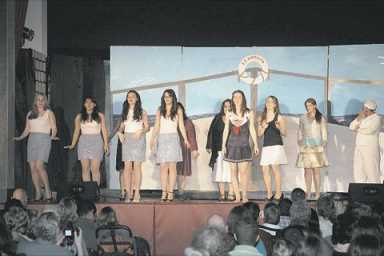 ‘Anything Goes’ on stage at Carpe Diem Theatre