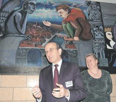 Students unveil Visionary mural at McKinley