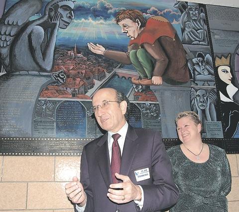 Students unveil Visionary mural at McKinley
