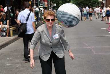 Yassky wins four square challenge