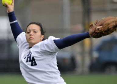Schirripa settles down, leads Fontbonne past Eagles