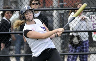 Kearns’ catch, errors hurt Eagles in loss to Fontbonne