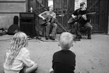 Neighborhood life is grand in Willowtown