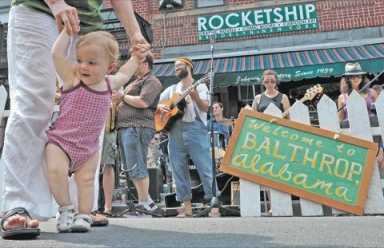 Smith Street replaces ‘sunday’ with ‘funday’