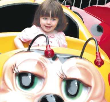 Grecian festival ‘urns’ the affection of crowds