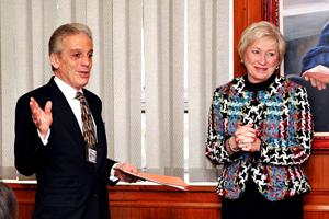 Chancellor tours Suny downstate medical ctr.