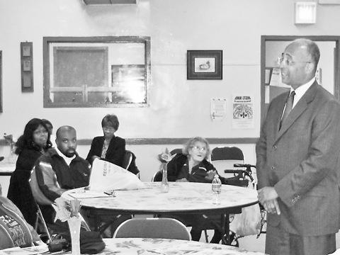 Fidler pinchâˆ’hits for tardy Bill Thompson