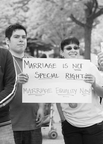 LGBT community rallies for marriage
