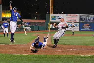 Extra innings, extra special win for Cyclones