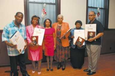Block associations salute community crimeâˆ’busters