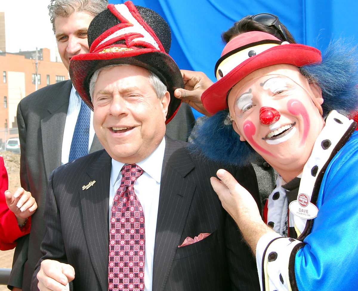 Off to the races: Petitions filed for election ’09