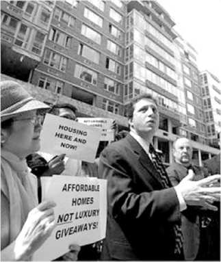 Lander war chest leads pack