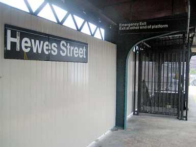 MTA still has no ‘Hewes’ for station entrances