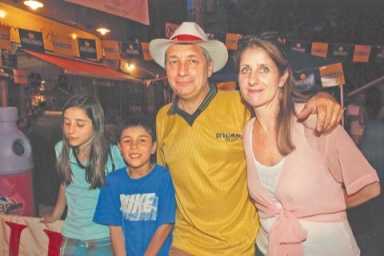 Brooklynites storm smith st. for bastille day