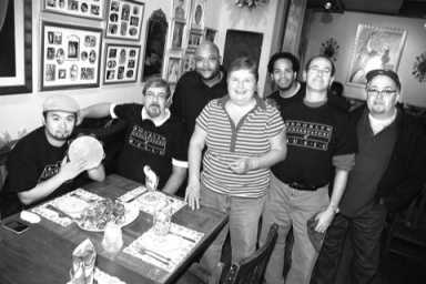Shoppers serenaded along 5th Avenue
