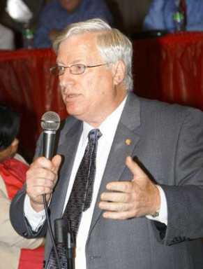 Charter schools threaten public schools, Maisel says