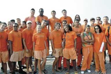 Thumbs up for Brooklyn ‘bay watchers’