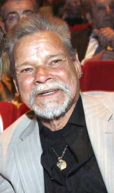 New effort to honor late poet laureate