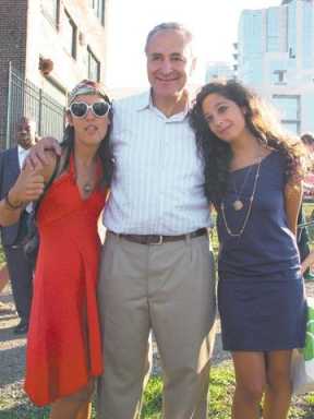 Everybody in the pool for one last 2009 sun splash