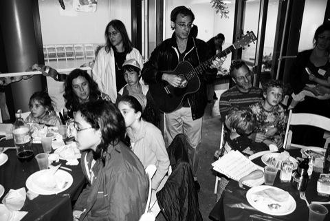 Governor helps celebrate Sukkot on Kane st.