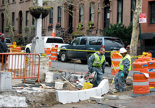 It’s a neckdown showdown on Hicks Street!