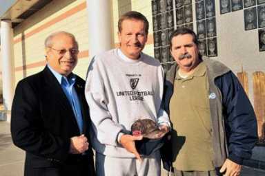 Ex-Giants skipper lauded at Keyspan Pk