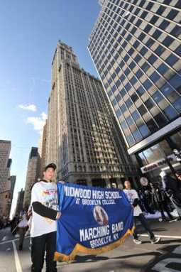 Midwood cheers on Yankees