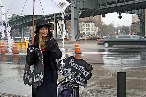 Soggy protest over Bedford Avenue bike lane