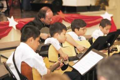 P.S. 177’s yankeeâˆ’doodle salute to the flag