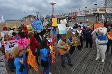 Ride advocates file suit against city