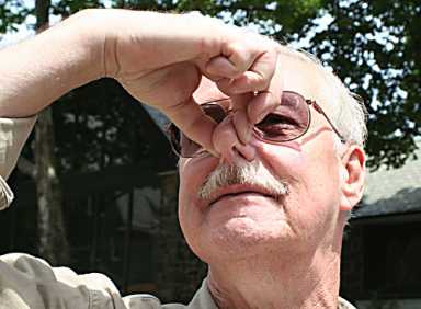 Nasal maneuver! Ridgites want a trained nose to sniff out Ft. Hamilton Pkwy problem