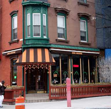 Waiters: There’s not enough green at One Greene