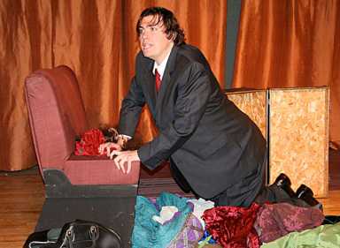 Heights Players keep the laughs coming in tired old ‘Leading Ladies’
