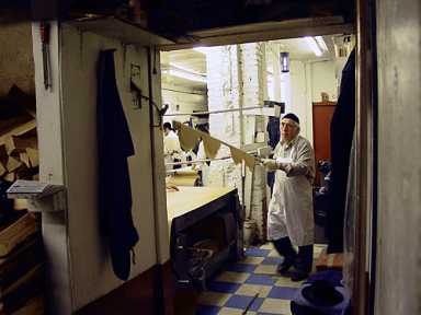 Eighteen — again? W’burg matzoh bakers keep churning them out, every 18 minutes