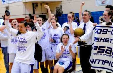 Gold standard: Dolphins win ‘B’ title