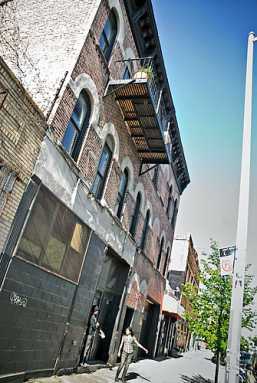 Anarchy in the BK! Two rebels arrested at Thames Street ‘collective’ on eve of festival