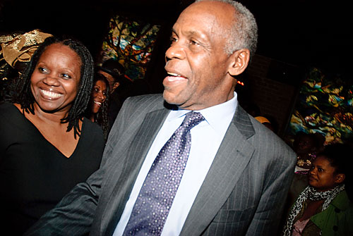 Danny Glover steals the show — for a cause