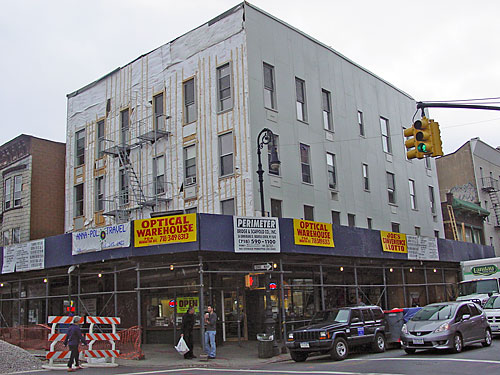 Worker death on Meserole brings renewed city scrutiny