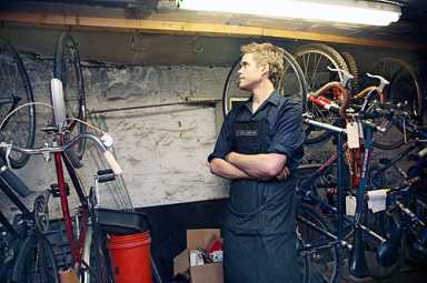 This crook is on a roll after stealing 18 bikes from Vanderbilt Av shop