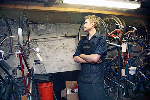 This crook is on a roll after stealing 18 bikes from Vanderbilt Av shop