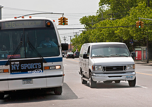 City seeks ‘dollar vans’ to operate on dead MTA routes
