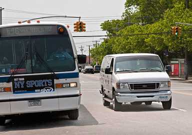City seeks ‘dollar vans’ to operate on dead MTA routes