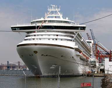 Four-hour delays at cruise terminal as longshoremen call in sick