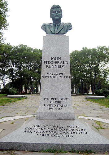 JFK monument busts a move back to Grand Army Plaza • Brooklyn Paper