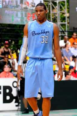 Rutgers recruit Randall shows off skills at Rucker Park