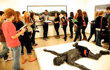 Abdi Farah, reality TV ‘artist,’ meets his viewers