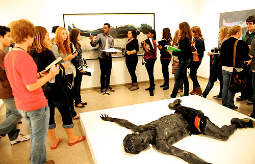 Abdi Farah, reality TV ‘artist,’ meets his viewers